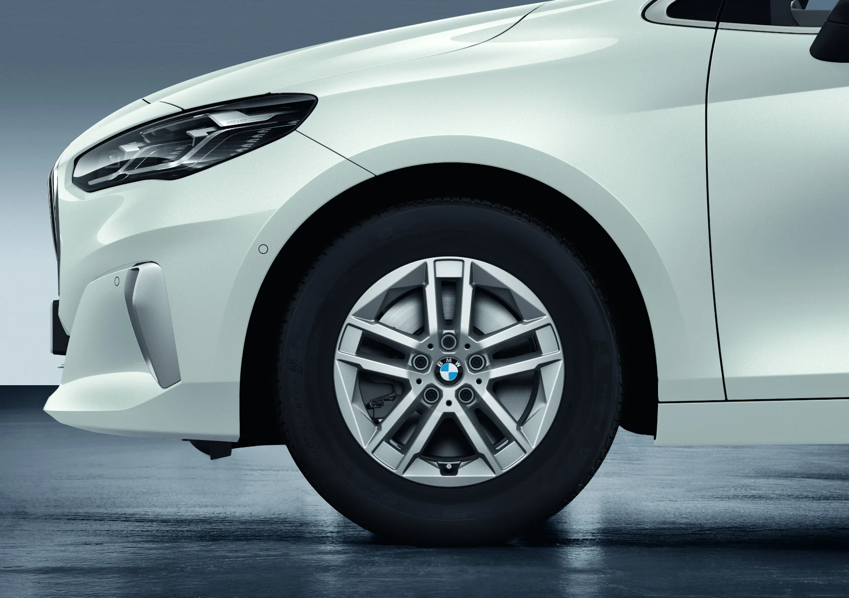 BMW Alufelge Doppelspeiche 186 refined silver 7Jx16 ET 41 2er U06