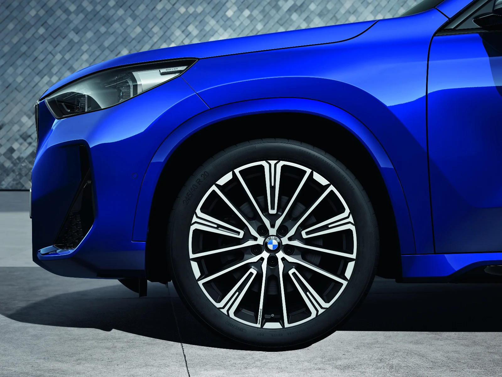BMW Alufelge Vielspeiche 869I frozen midnight/glanzgedreht 8Jx20 ET46 X1 U11 X2 U10