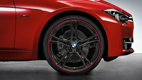 BMW Alufelge Doppelspeiche 361 20 Zoll schwarz mit rotem Felgenring