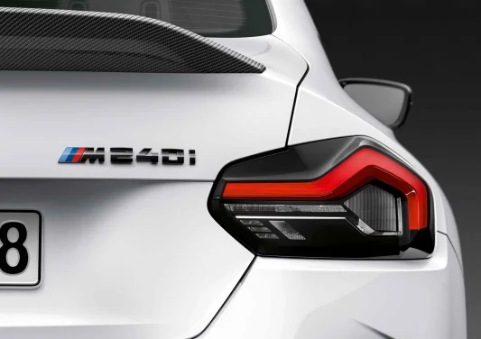 BMW M240i Schriftzug 2er G42