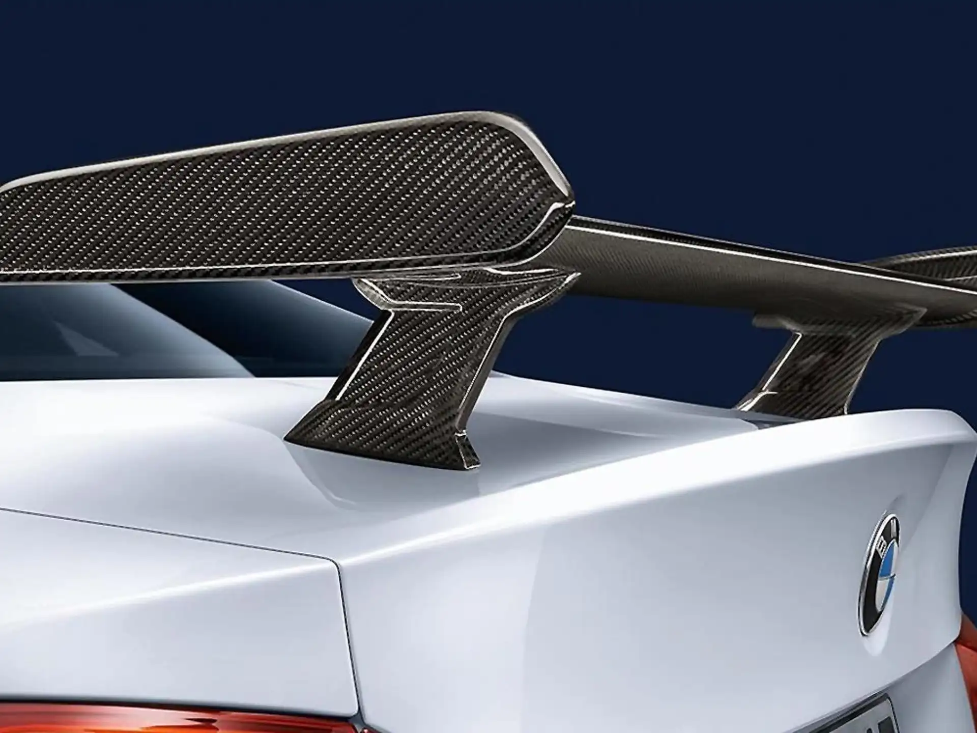 BMW M Performance Heckspoiler Carbon durchströmt M4 F82