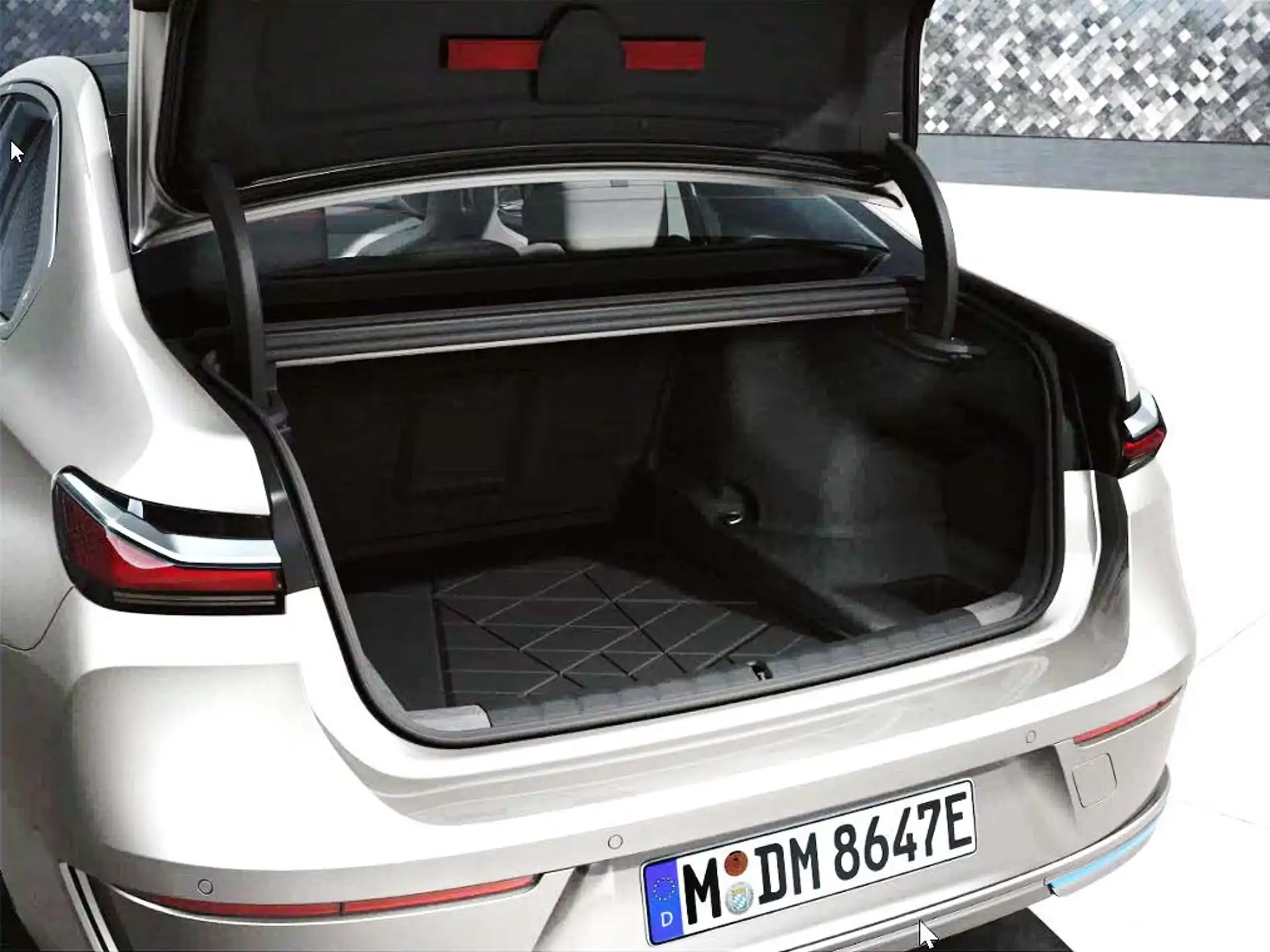 BMW Gepäckraumformmatte i7 BEV G70