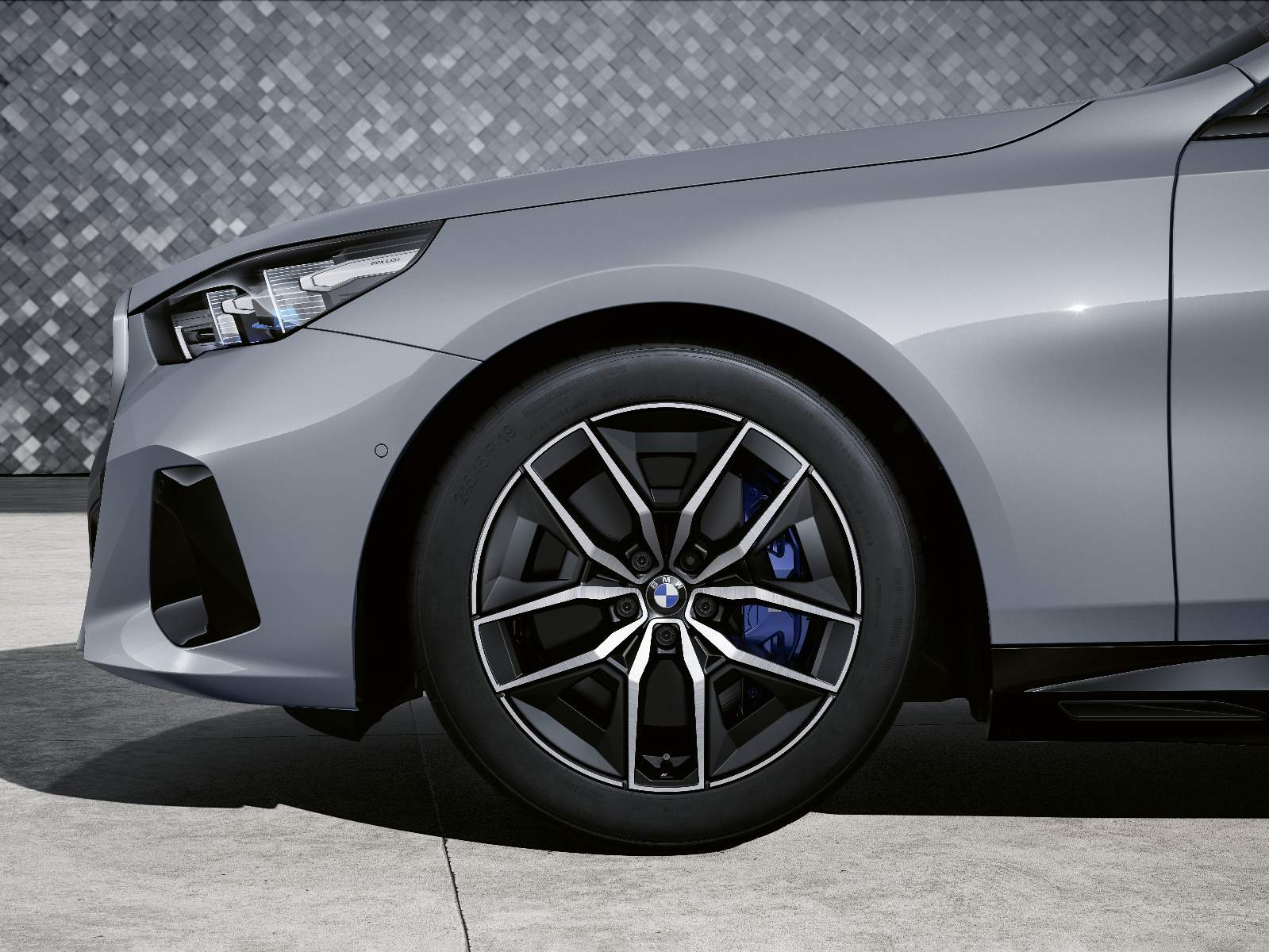 BMW Alufelge M Aerodynamik 936 bicolor (midnight grey/hochglanzpoliert) 8,5Jx19 ET29 5er G60 G61