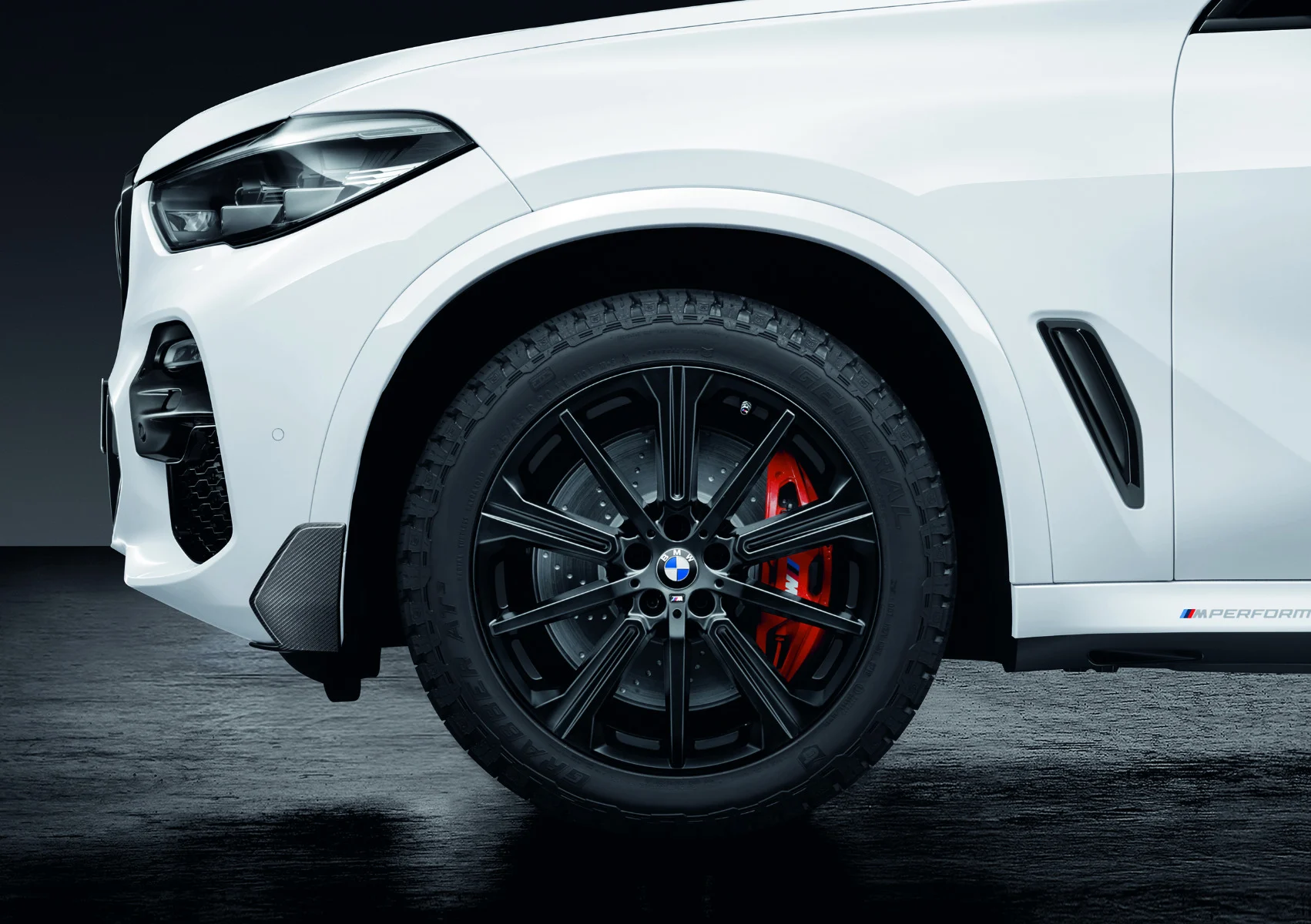 BMW Sommerkompletträder M Performance Sternspeiche 748M jetblack matt 20 Zoll RDCi X5 G05 LCI X6 G06 LCI Bridgestone (Mischbereifung)