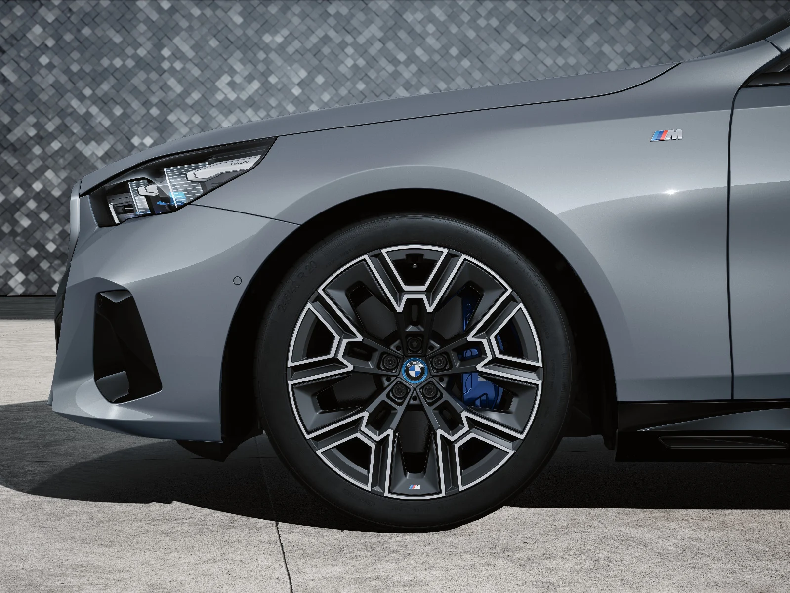 BMW Winterkompletträder M Aerodynamic 939M bicolor (midnight grey/hochglanzpoliert) 20 Zoll RDCi 5er G60 G61 Pirelli (Mischbereifung)