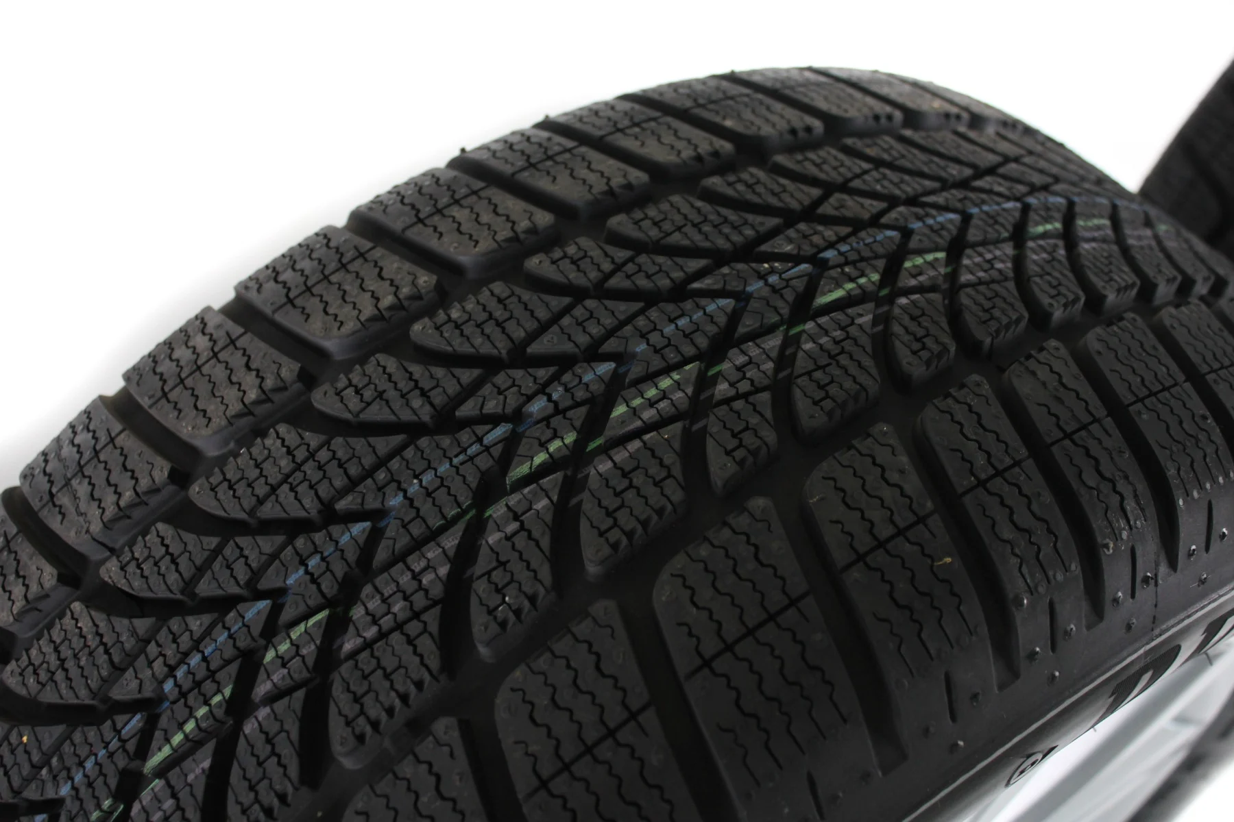 BMW Winterkompletträder Vielspeiche V-Speiche 642 reflexsilber 18 Zoll 6er G32 7er G11 G12 8er G14 G15 G16-4