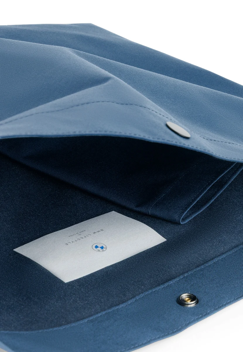 BMW Schultertasche blau