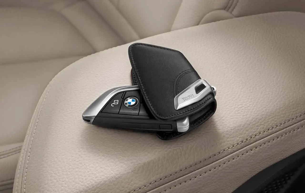BMW Schlüsseletui mit Edelstahlspange