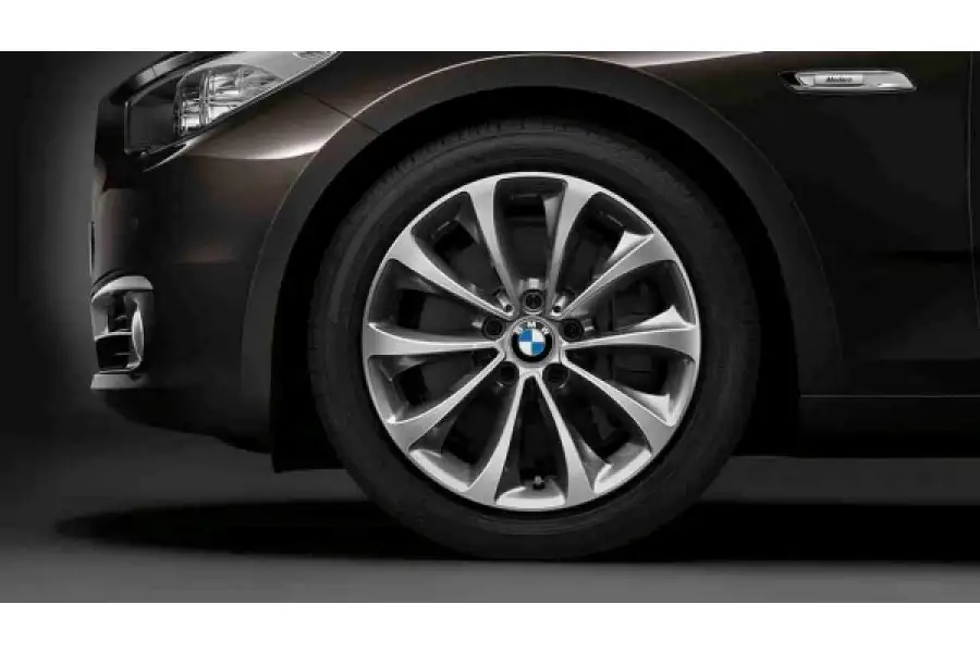 BMW Alufelgen Turbinenstyling 452 silber/glanzgedreht 8J ET30 5er