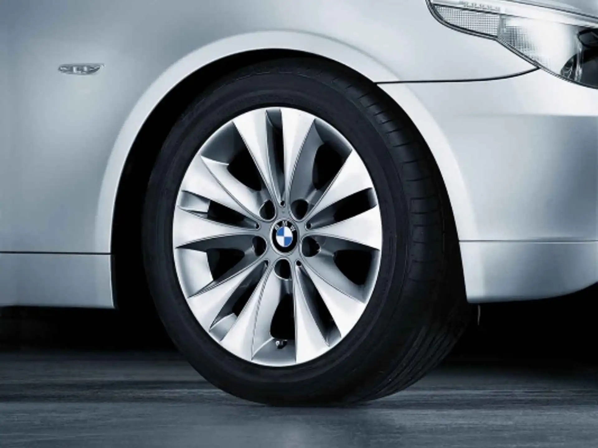 BMW Alufelge Doppelspeiche 116 7,5Jx17 ET20 Silber 5er E60/E61 Vorderachse / Hinterachse