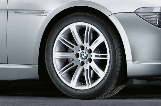 BMW Alufelge Doppelspeiche 120 silber 9J ET18 6er E63/E64 Hintera