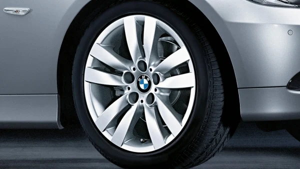 BMW Alufelge Doppelspeiche 161 silber 8Jx17 ET34 3er E90/E91E92/E93 Vorderachse