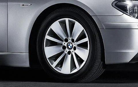 BMW Alufelge Doppelspeiche 174 silber 8Jx18 ET24 7er E65/E66/E68 Vorderachse / Hinterachse