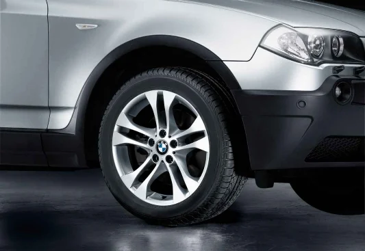 BMW Alufelge Doppelspeiche 205 8J x 18 ET 46 Silber Vorderachse / Hinterachse