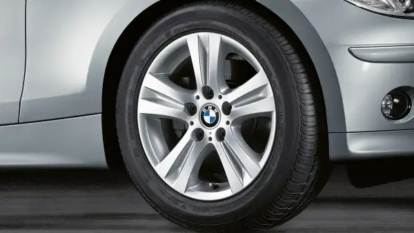 BMW Alufelge Doppelspeiche 222 silber 7J ET44 1er E81/E82/E87/E88