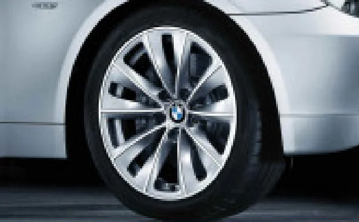 BMW Alufelge Doppelspeiche 247 geschmiedet 9Jx18 ET32 5er E60