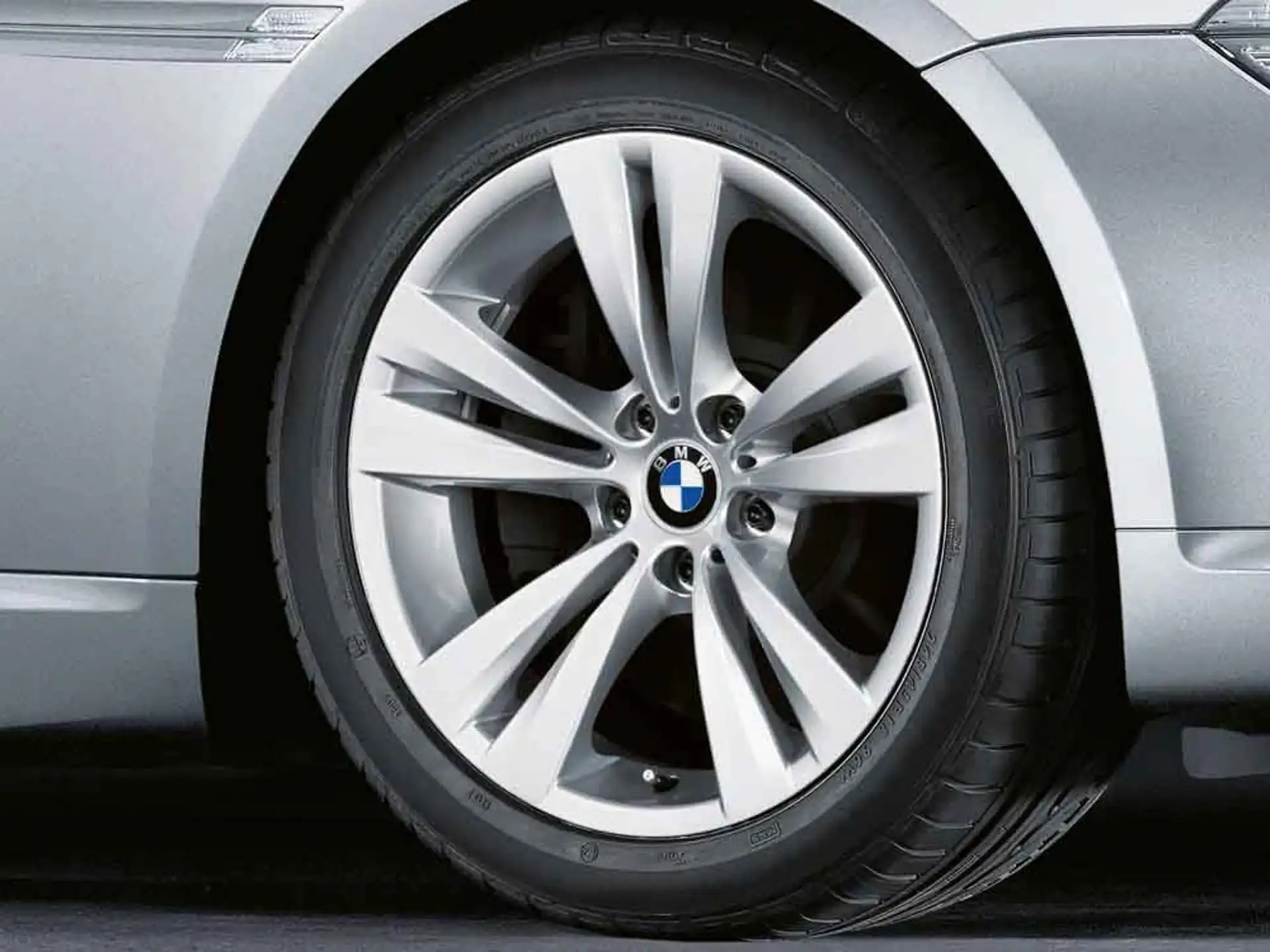 BMW Alufelge Doppelspeiche 266 silber 9Jx18 ET14 6er E63/E64 Hinterachse