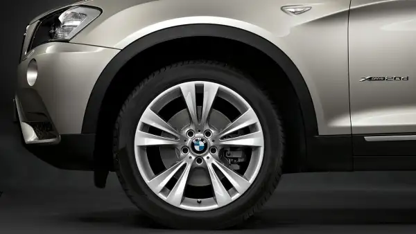BMW Alufelge Doppelspeiche 309 9,5J x 19 ET 48 Silber Hinterachse