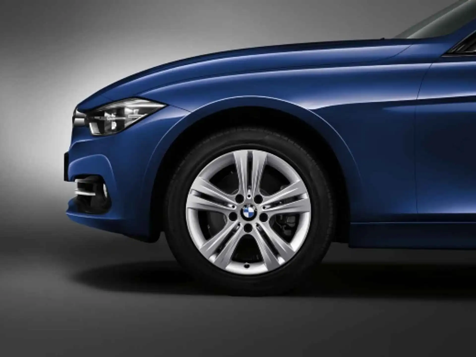 BMW Alufelge Doppelspeiche 392 7,5J x 17 ET 37 Silber Vorderachse / Hinterachse