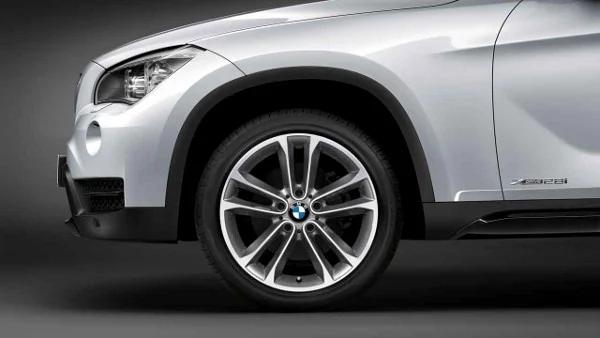 BMW Alufelge Doppelspeiche 421 silber/glanzgedreht 8Jx18 ET30 X1 E84