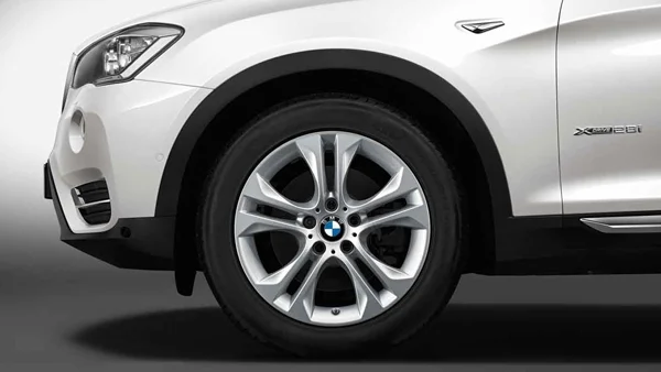 BMW Alufelge Doppelspeiche 605 8J x 18 ET43 reflexsilber Vorderachse / Hinterachse