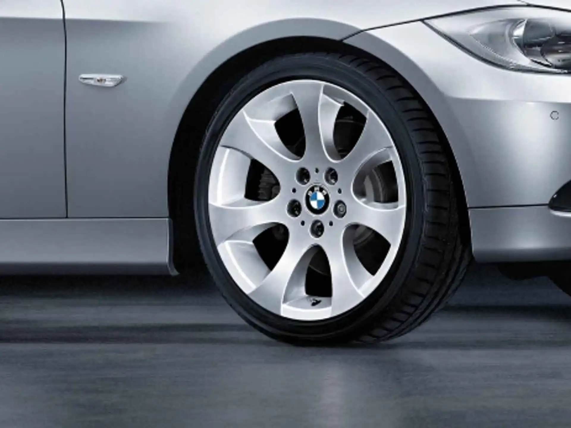 BMW Alufelge Ellipsoidspeiche 162 silber 8Jx18 ET34 3er E90/E91/E92/E93 Vorderachse