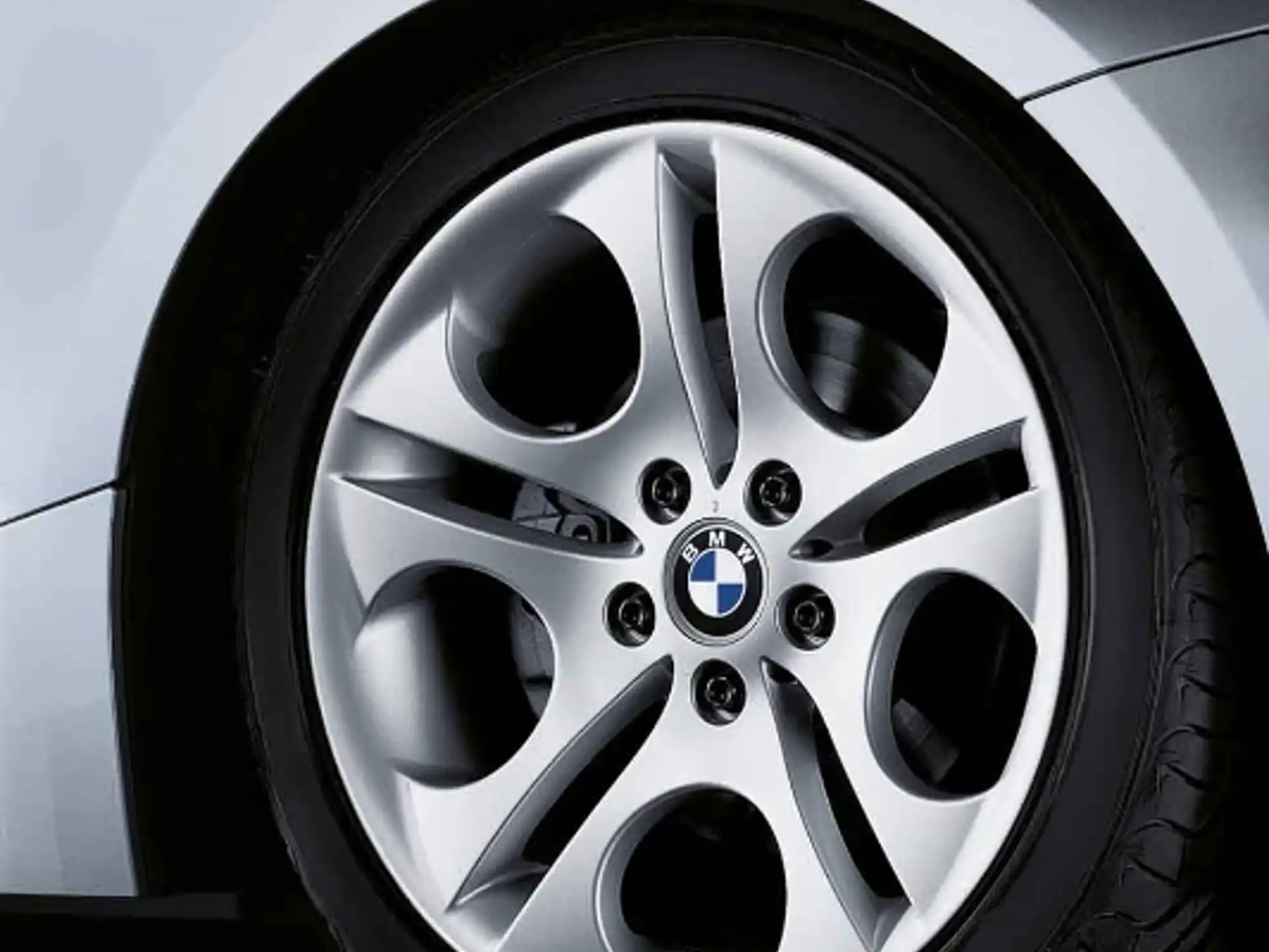 BMW Alufelge Ellipsoidstyling 107 8,5Jx18 ET50 Silber Z4 E85/E86 Hinterachse