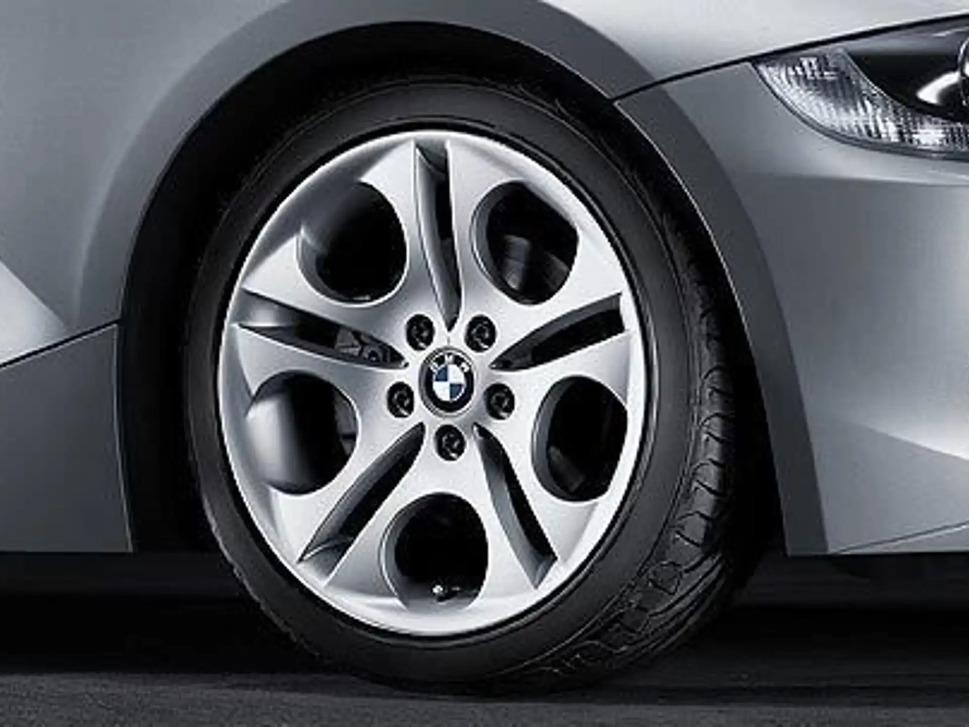 BMW Alufelge Ellipsoidstyling 107 silber 8Jx18 ET47 Z4 E85/E86 Vorderachse