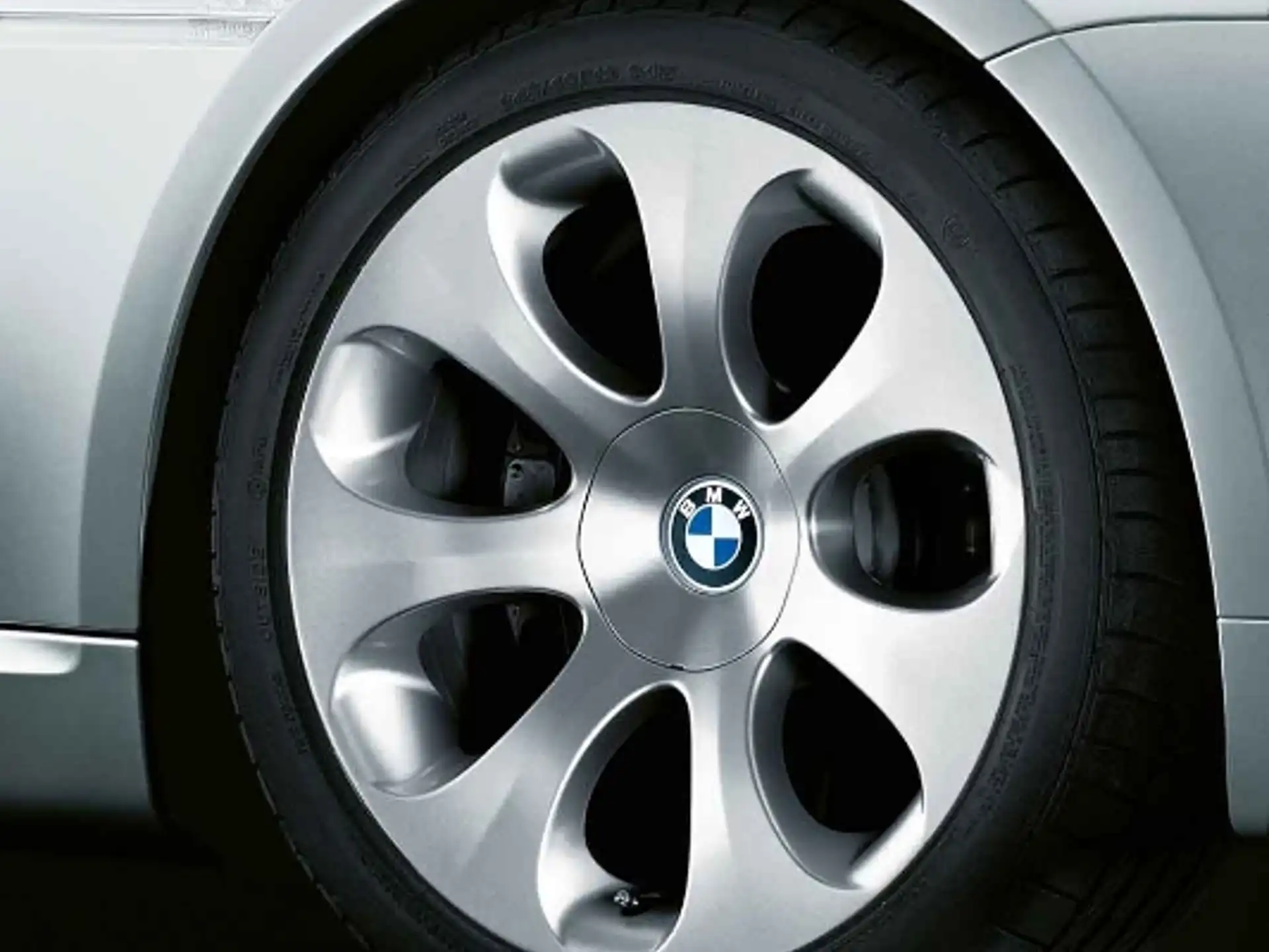 BMW Alufelge Ellipsoidstyling 121 silber 8,5Jx19 ET14 6er E63/E64 Vorderachse