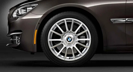 BMW Alufelge Individual V-Speiche 228 silber 8,5Jx19 ET25 5er F07 GT 7er F01/F02/F04 