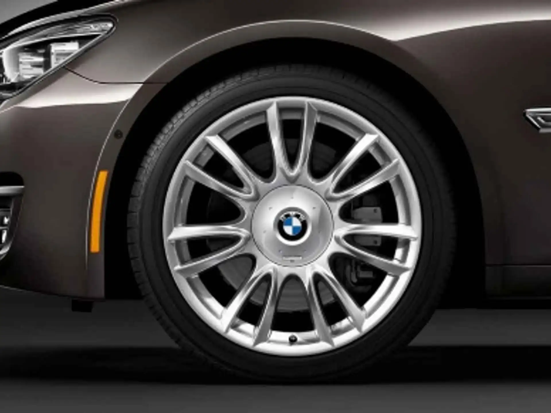 BMW Alufelge Individual V-Speiche 301 silber 8,5Jx20 ET25 5er F07 GT 7er F01/F02/F04