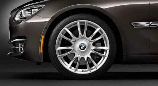 BMW Alufelge Individual V-Speiche 301 silber 8,5J ET25 5er F07 GT