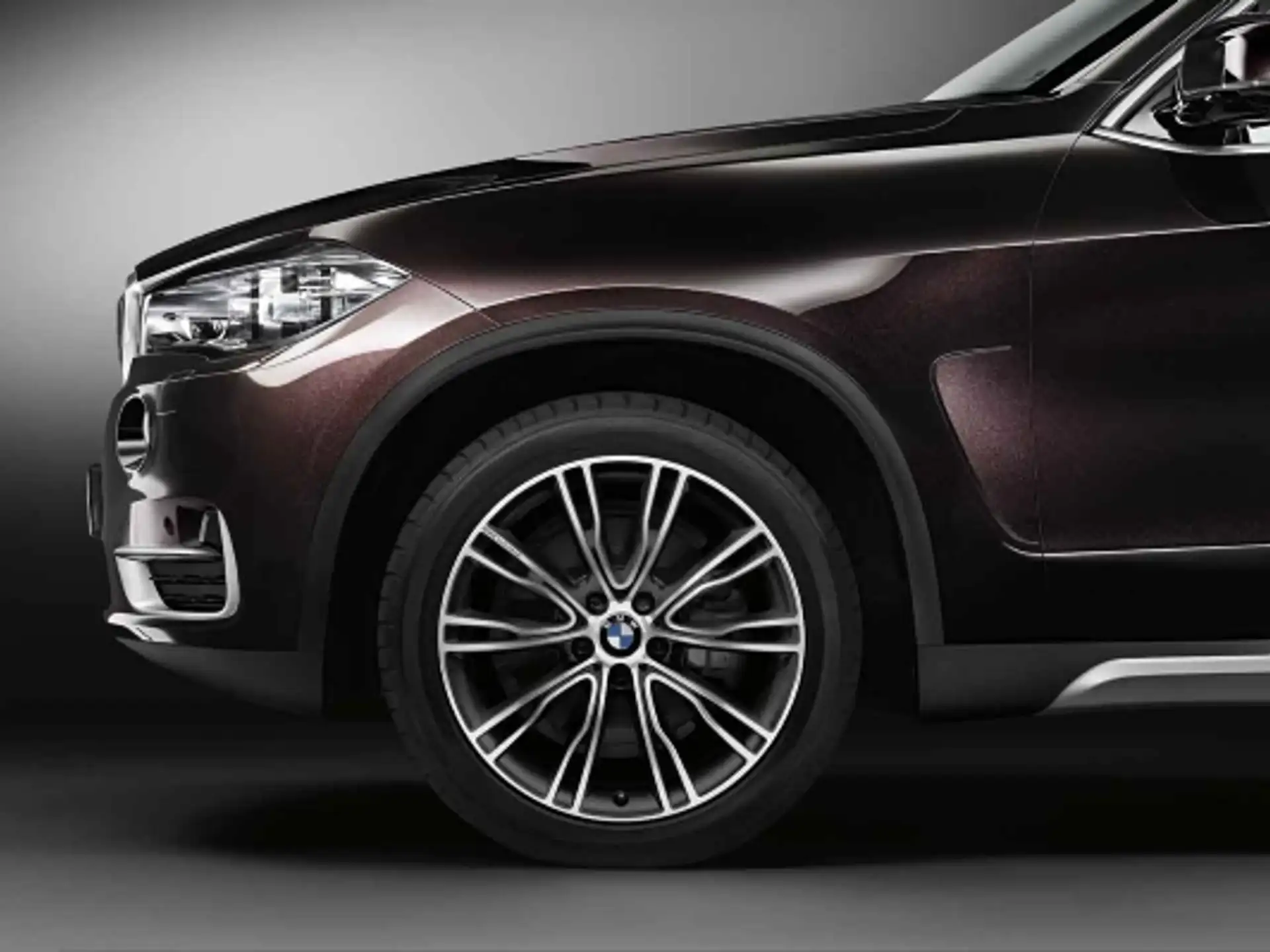 BMW Alufelge Individual V-Speiche 551 silber/glanzgedreht 11Jx20 ET37 X5 F15 X6 F16