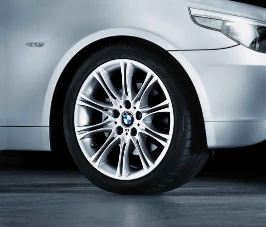 BMW Alufelge Doppelspeiche 135 silber 8Jx18 ET43 5er E60/E61 Vorderachse/Hinterachse