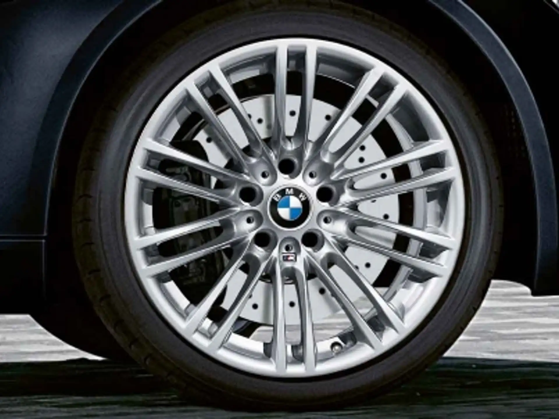 BMW Alufelge M Doppelspeiche 219 8,5J x 18 ET 29 Reflexsilber Vorderachse