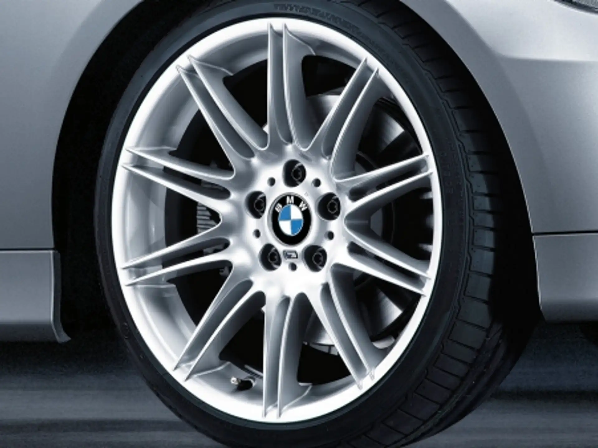 BMW Alufelge M Doppelspeiche 225 silber 8Jx19 ET30 X1 E84
