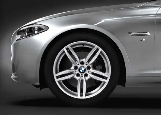 BMW Alufelge M Doppelspeiche 351 decor-silber 9J ET44 5er F10 6er