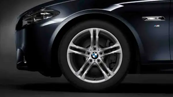 BMW Alufelge M Doppelspeiche 613 silber 8J ET30 5er F10/F11 6er F