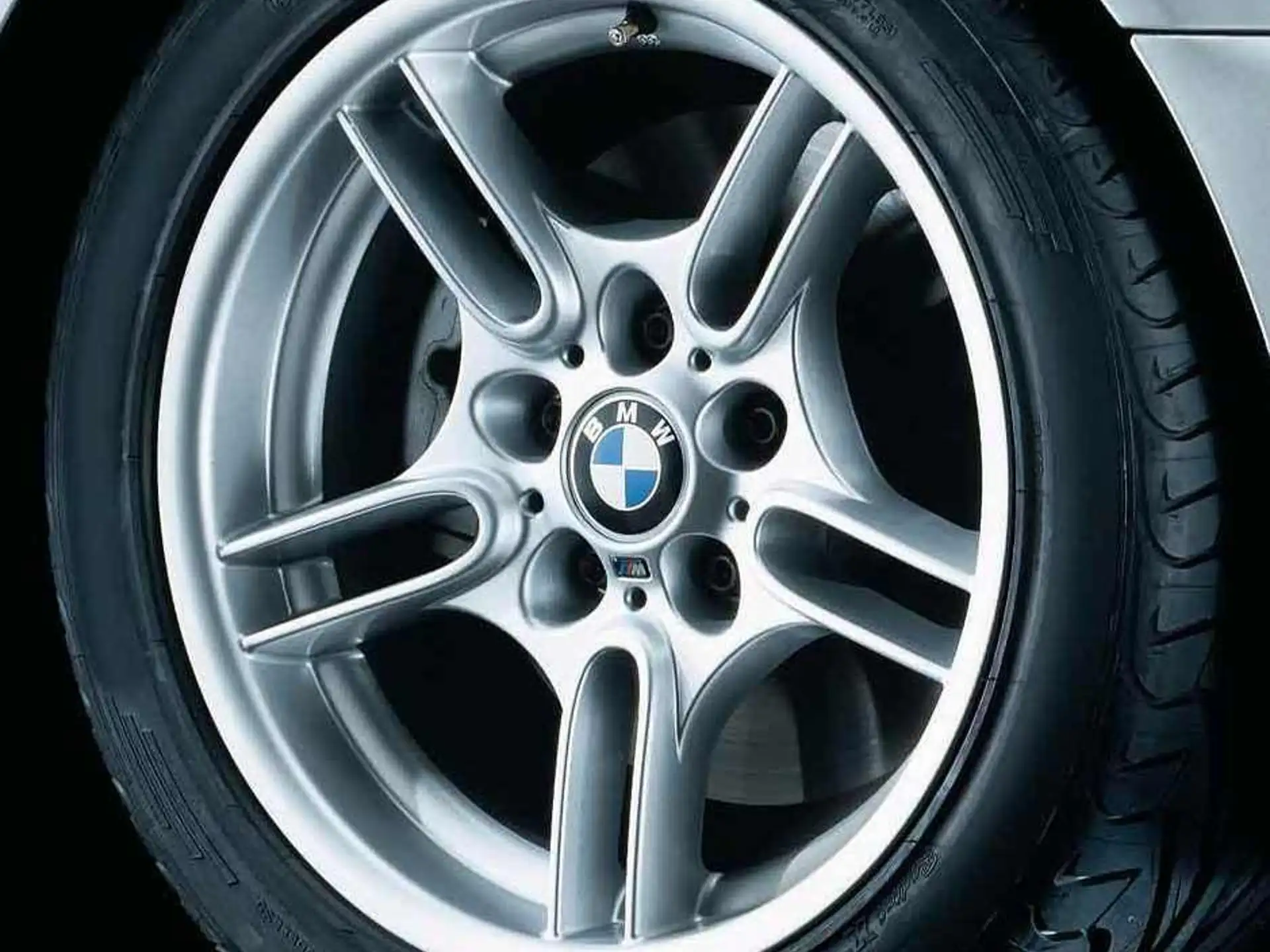 BMW Alufelge M Parrallelspeiche 66 silber 8J x 17 ET 20 Vorderachse / Hinterachse