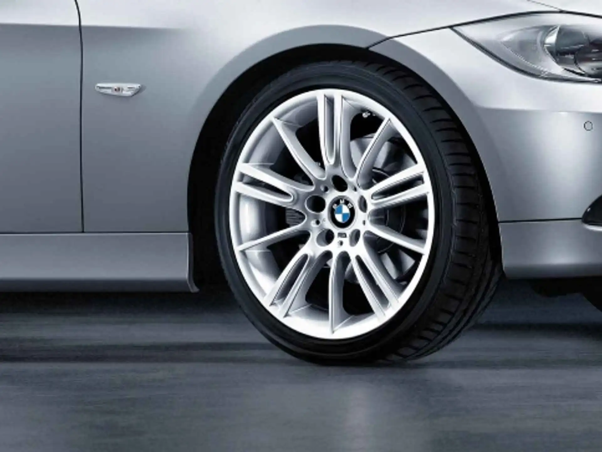 BMW Alufelge M Sternspeiche 193 silber 8Jx18 ET34 3er E90/E91/E92/E93 Vorderachse