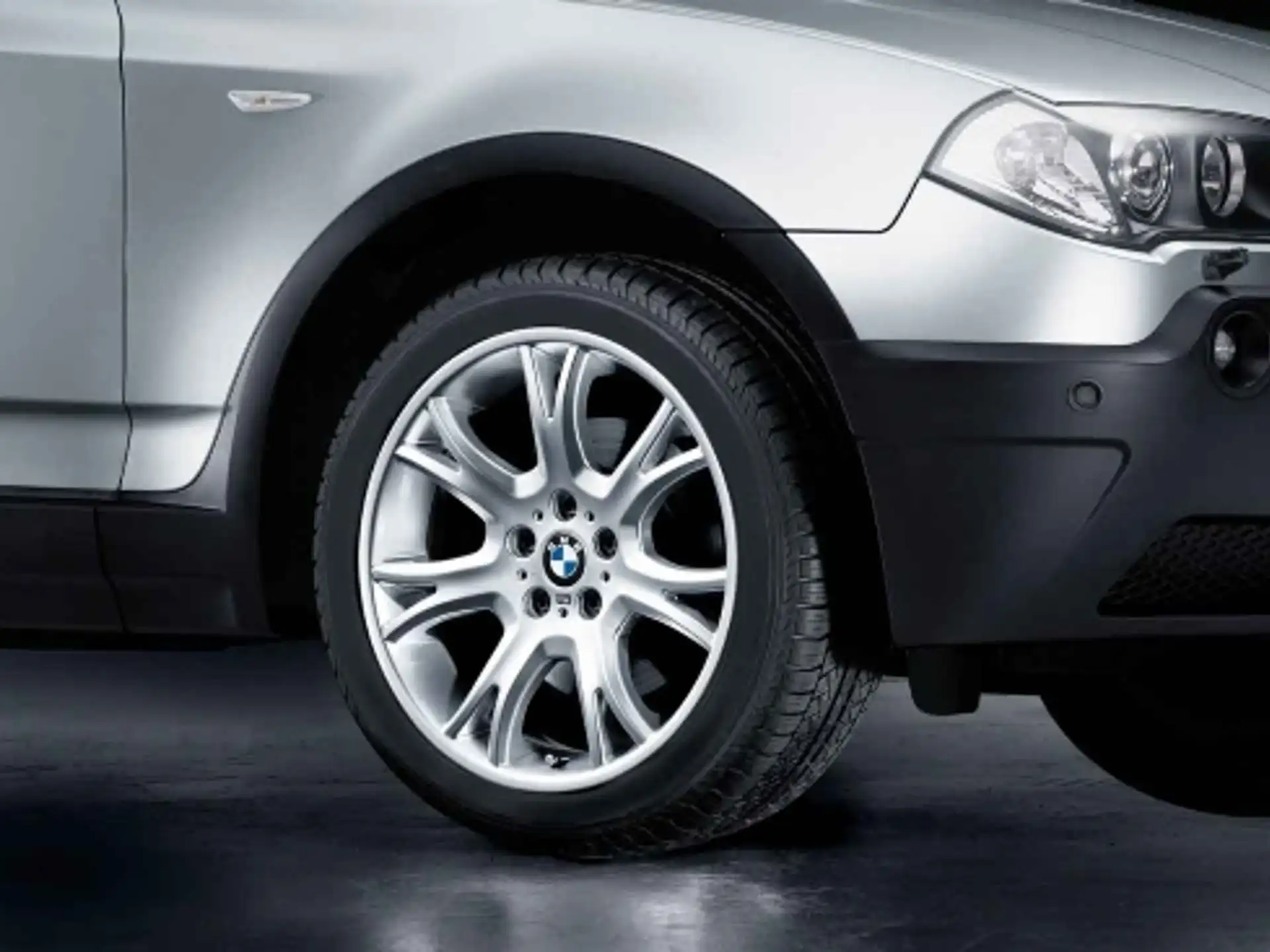 BMW Alufelge M Y-Speiche 191 decor-silber 8,5Jx19 ET46 X3 E83 Vorderachse