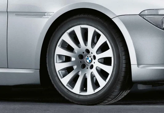 BMW Alufelge Radialspeiche 118 8Jx18 ET14 Silber 6er E63/E64 Vorderachse / Hinterachse
