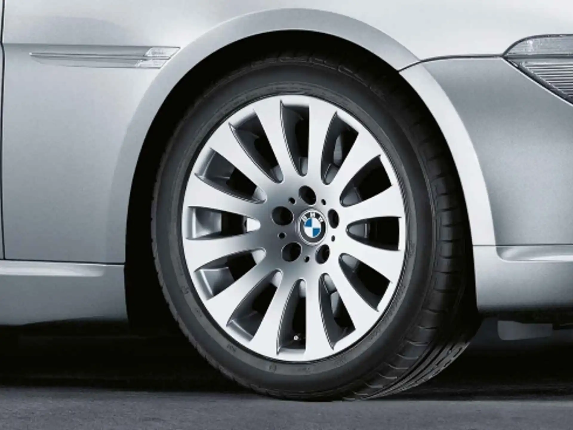 BMW Alufelge Radialspeiche 118 silber 9Jx18 ET18 6er E63/E64 Vorderachse / Hinterachse