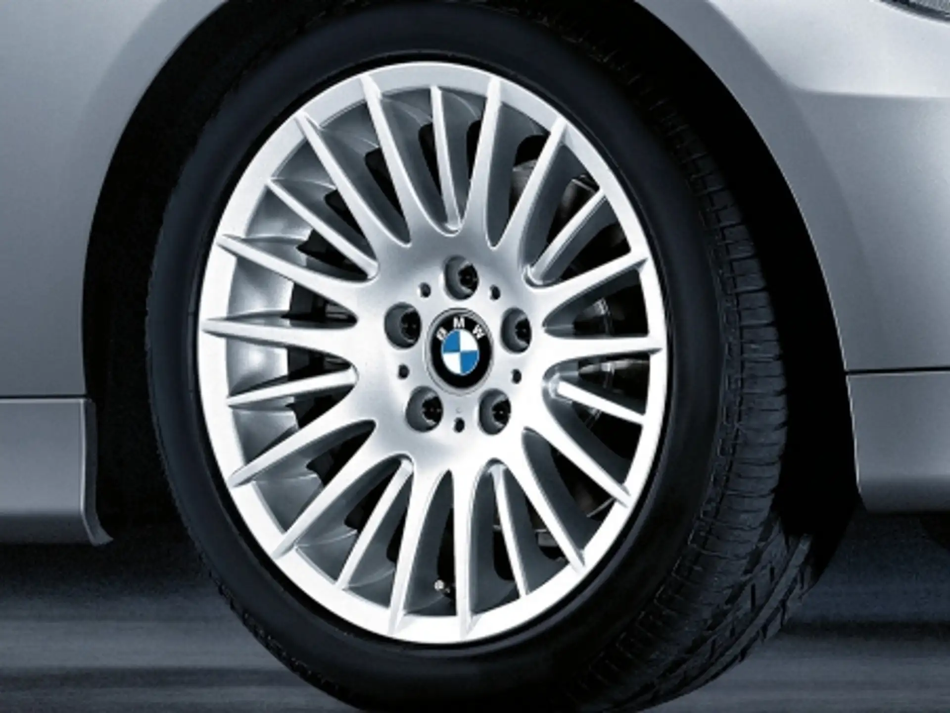 BMW Alufelge Radialspeiche 160 silber 8Jx17 ET34 3er E90/E91/E92/E93 Vorderachse / Hinterachse