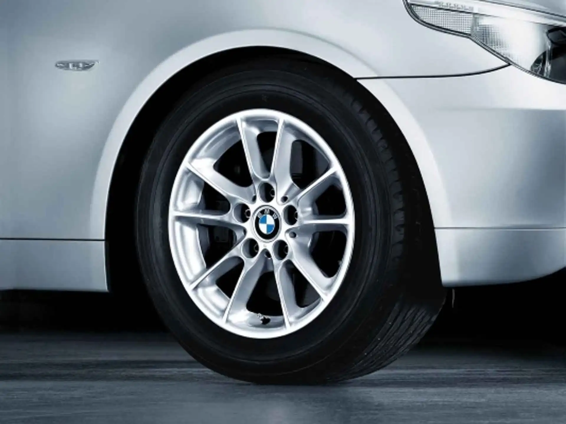 BMW Alufelge Radialspeiche 50 silber 7Jx16 ET20 5er E60/E61 Vorderachse / Hinterachse