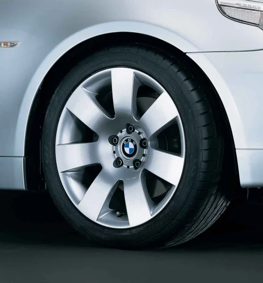 BMW Alufelge Sternspeiche 123 silber 8Jx18 ET20 5er E60/E61 Vorderachse / Hinterachse