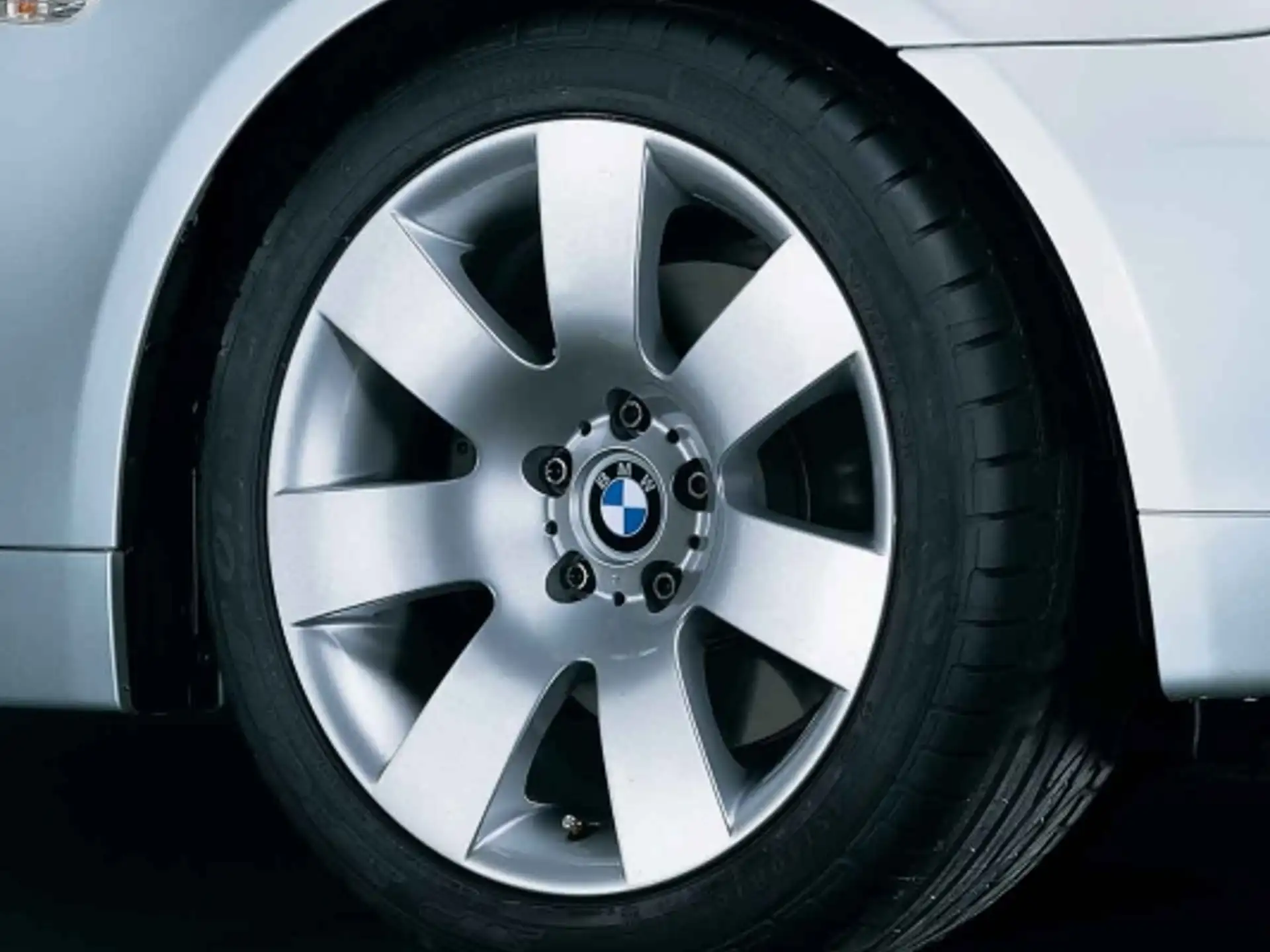 BMW Alufelge Sternspeiche 123 silber 8Jx18 ET20 5er E60/E61 Vorderachse / Hinterachse