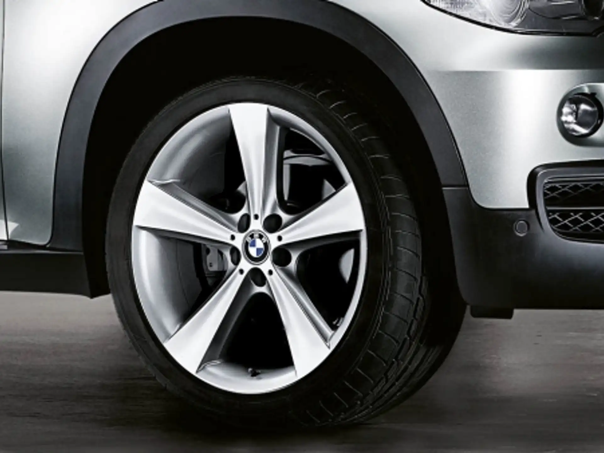 BMW Alufelge Sternspeiche 128 silber 9,5Jx19 ET32 5er E60/E61 Hinterachse