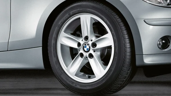 BMW Alufelge Sternspeiche 140 silber 7Jx16 ET44 1er E81/E82/E87/E88 Vorderachse / Hinterachse