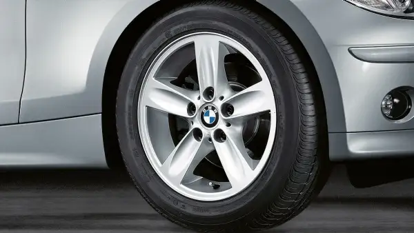 BMW Alufelge Sternspeiche 140 silber 7J ET44 1er E81/E82/E87/E88